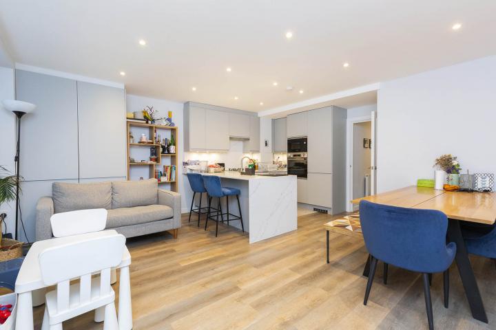Stunning Apartment Colville Road, Notting Hill